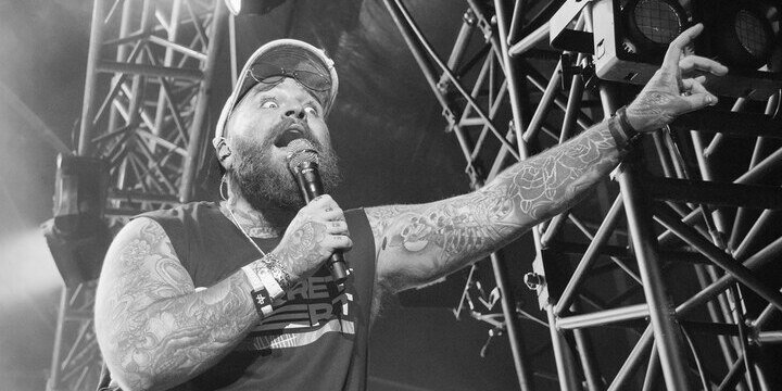 Teddy Swims Malahide Castle Concert Single Ticket to Dublin City Picby cacestculte CC black and white image with man singing into mic