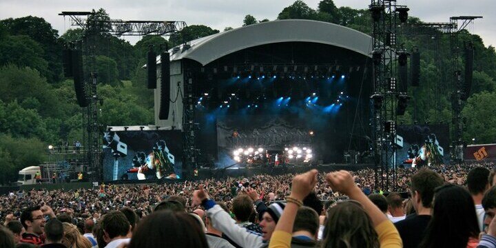 people at a concert outside